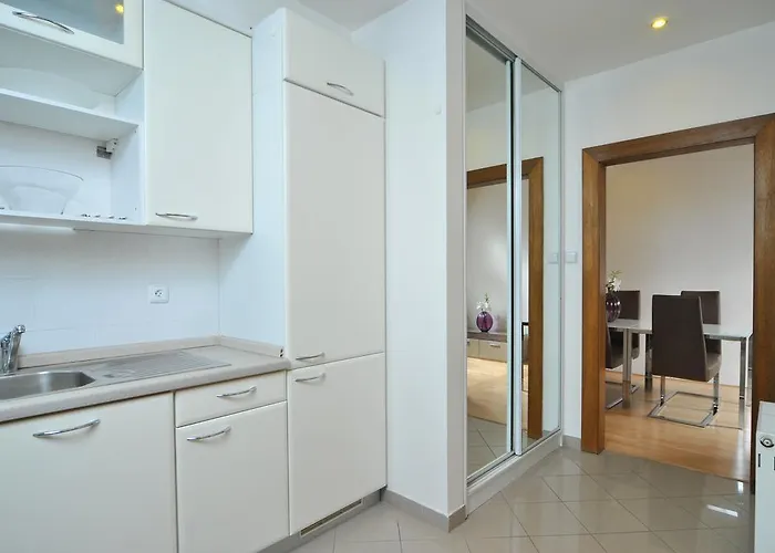 Aparthotel Selinor Old Town 4*