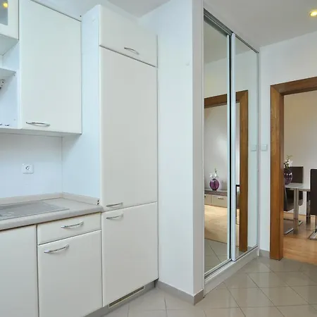 Апарт-отель Selinor Old Town 4*